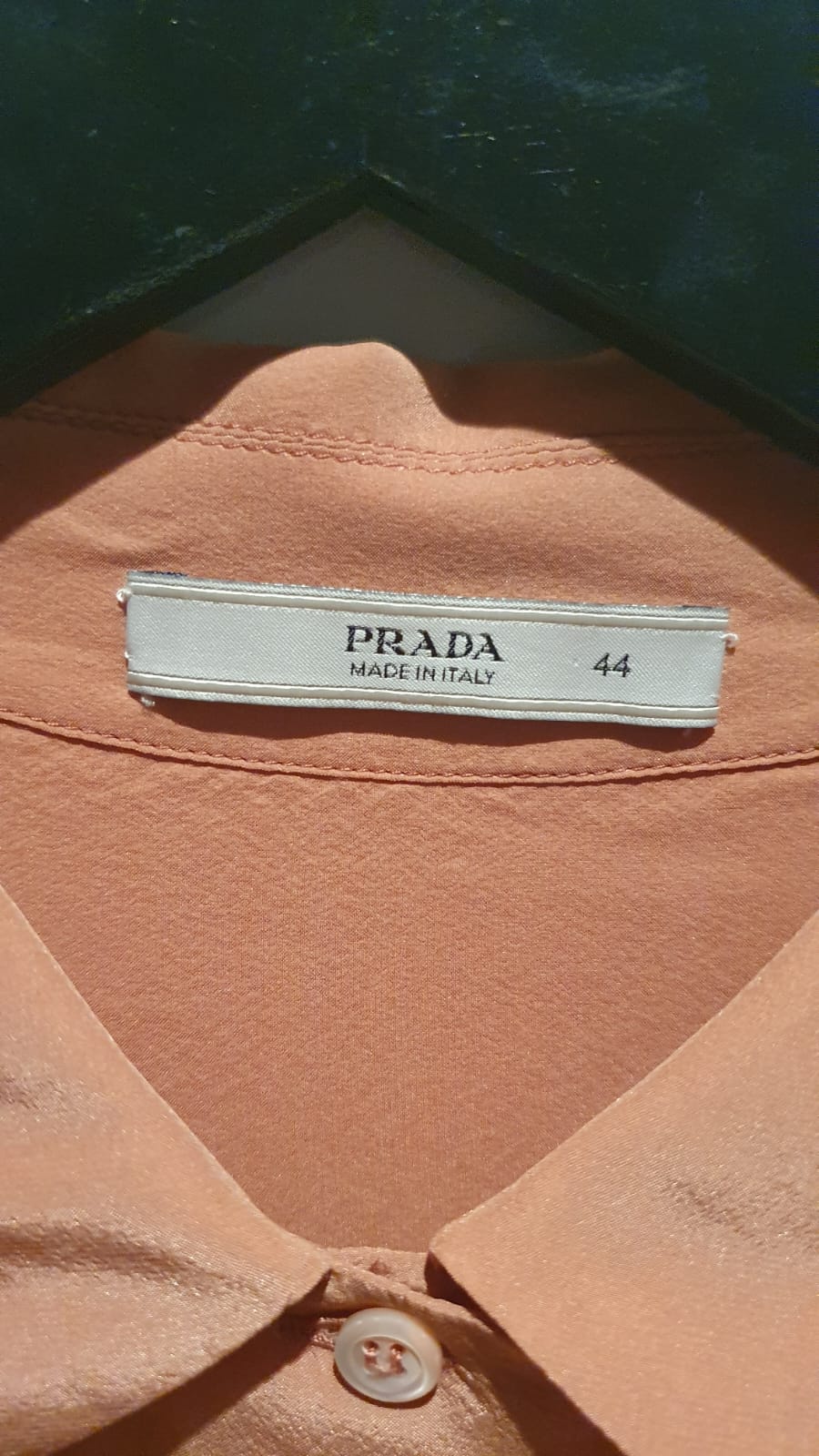 חולצת משי נדירה Prada