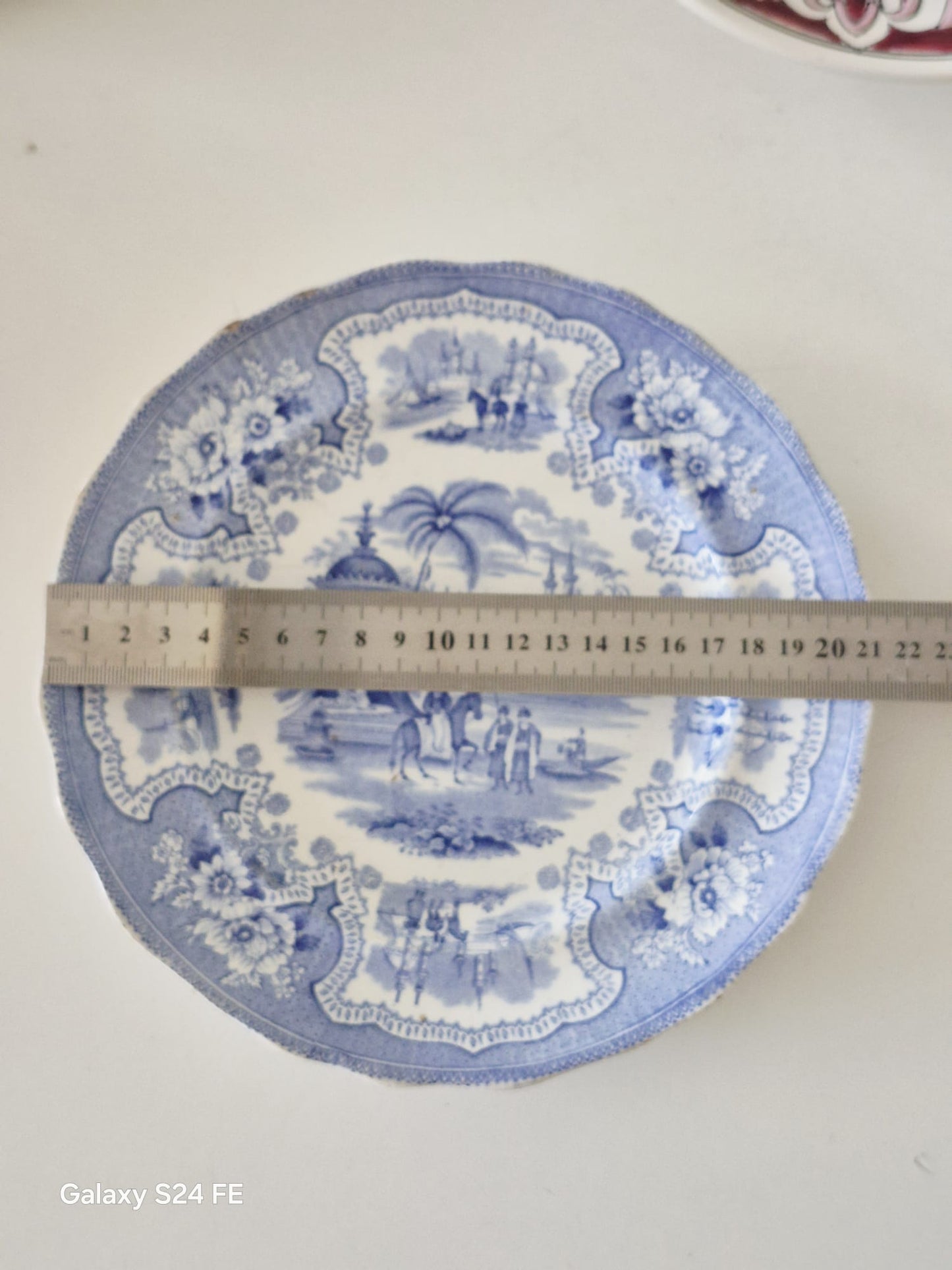 צלחת עתיקה – Staffordshire, דגם "Palestine", כחול בהיר, שנות ה־1830