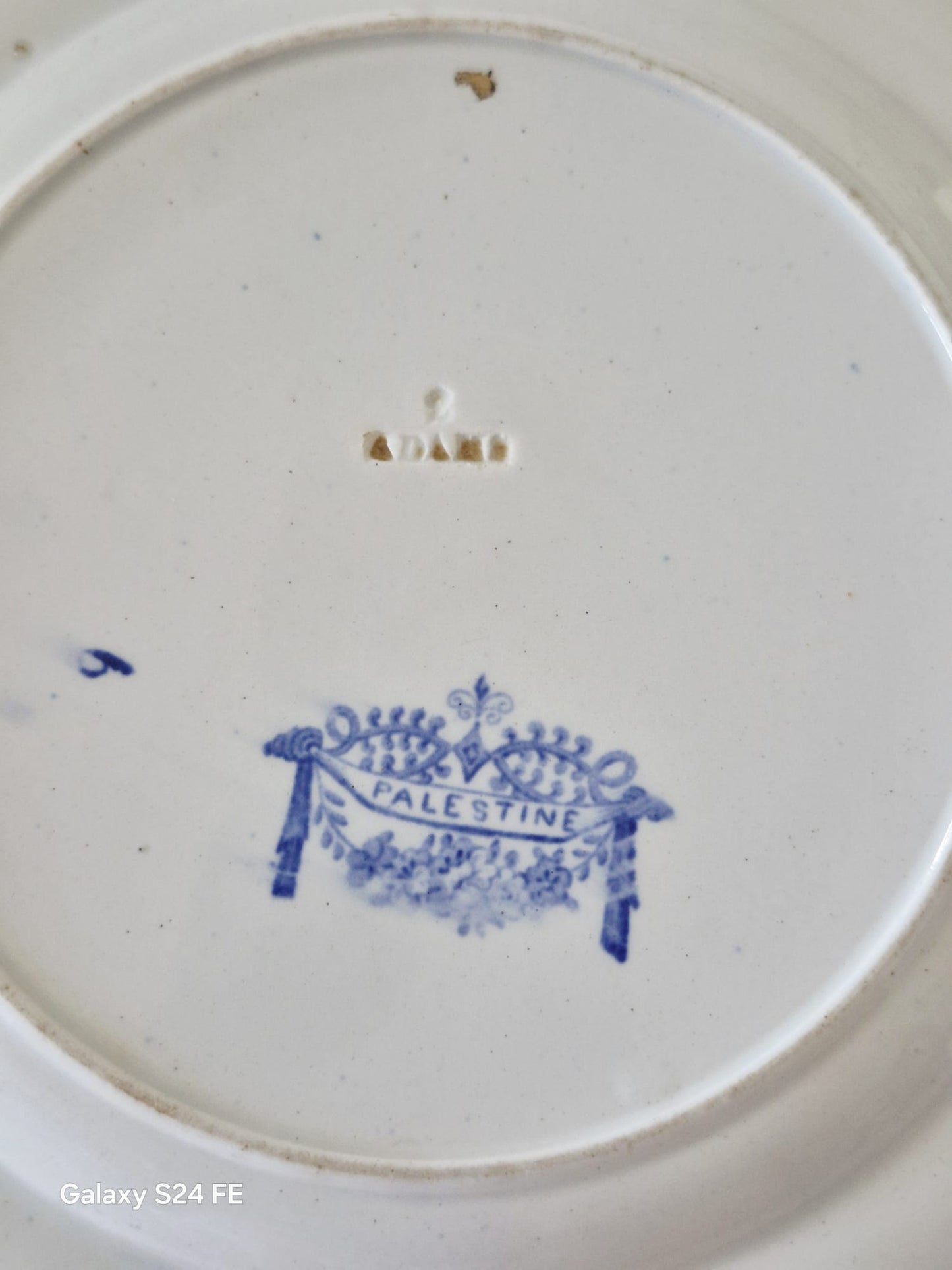 צלחת עתיקה – Staffordshire, דגם "Palestine", כחול בהיר, שנות ה־1830
