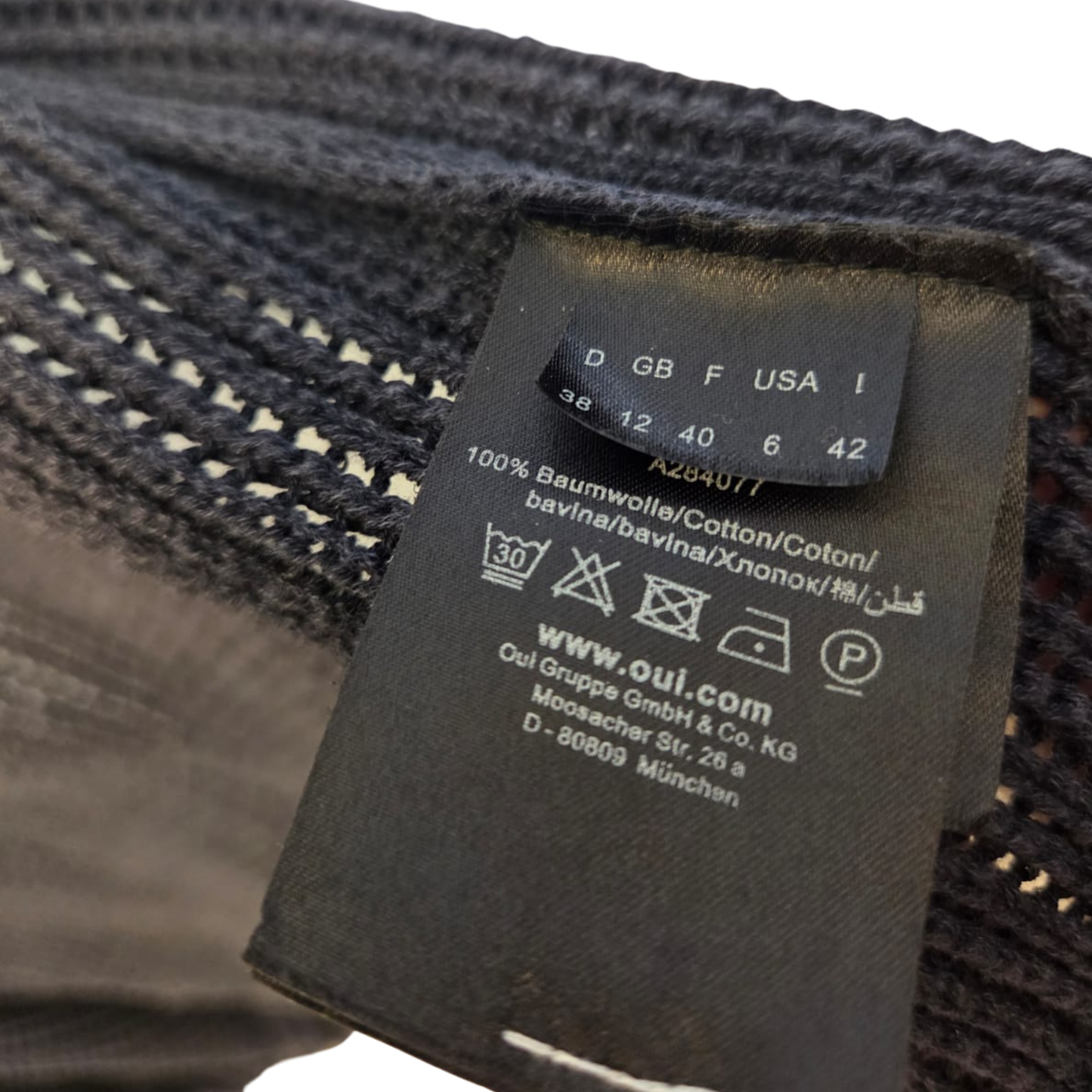 קרדיגן סרוג שחור עם פרנזים מבית Oui