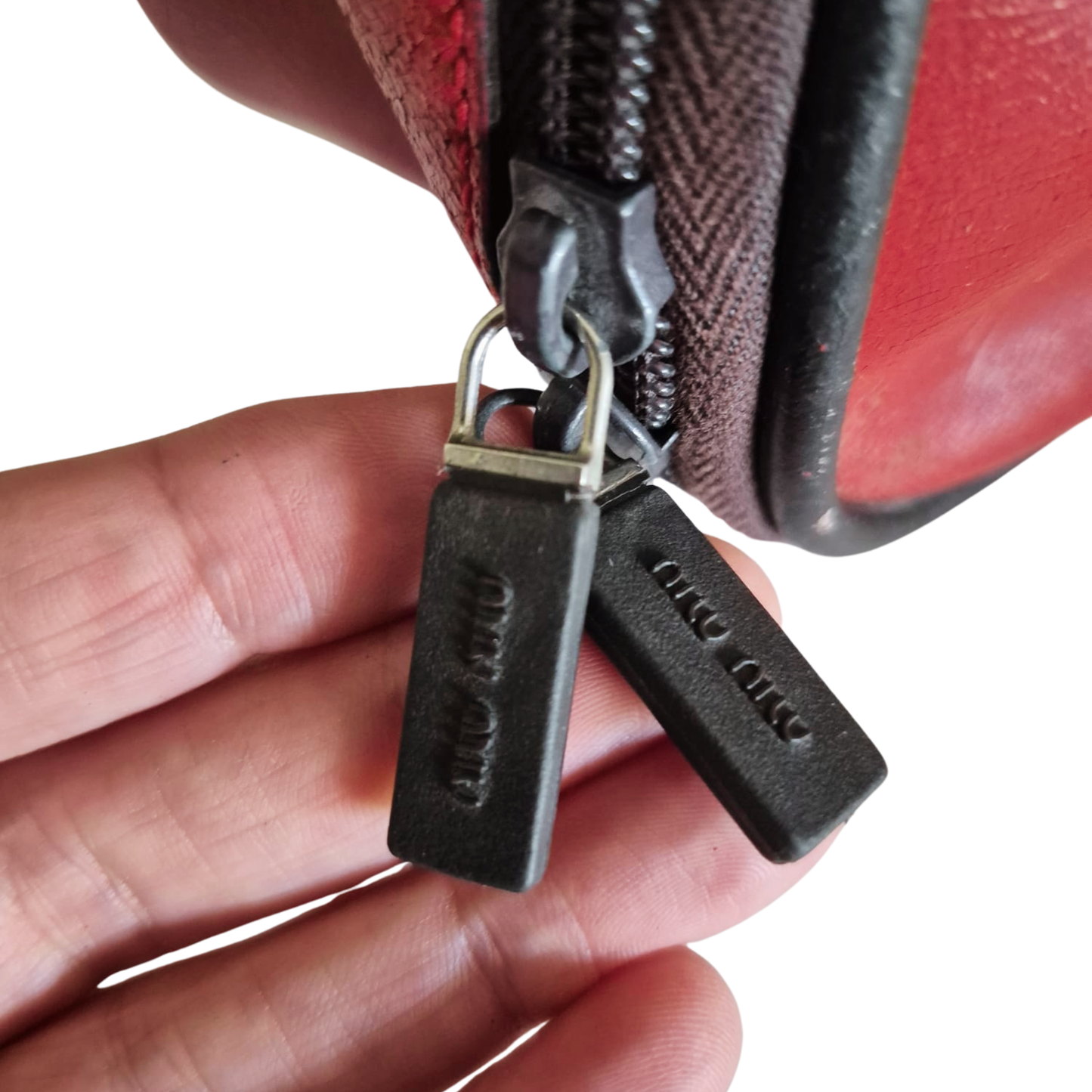 תיק יד מעור אמיתי של MIU MIU  פריט וינטג’ איטלקי נדיר לאספניות אופנה